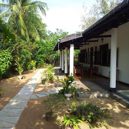The Danish Villa Resort Baía de Arugam Exterior foto
