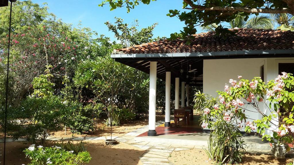 The Danish Villa Resort Baía de Arugam Exterior foto