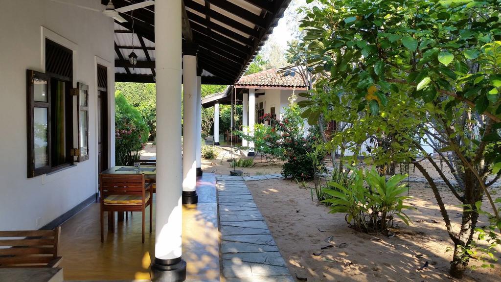 The Danish Villa Resort Baía de Arugam Exterior foto