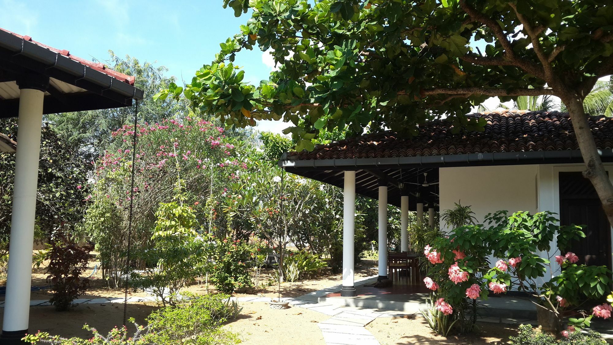 The Danish Villa Resort Baía de Arugam Exterior foto