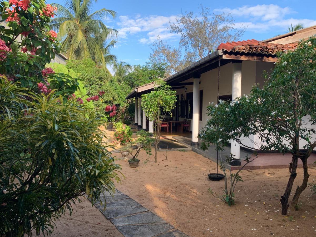 The Danish Villa Resort Baía de Arugam Exterior foto